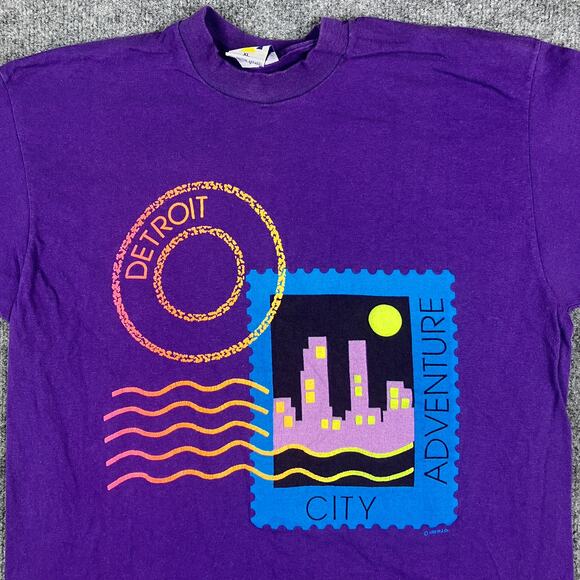 Detroit T-Shirt Mens Size XL Purple City Adventure Graphic Tourist Retro Tee - Picture 1 of 10